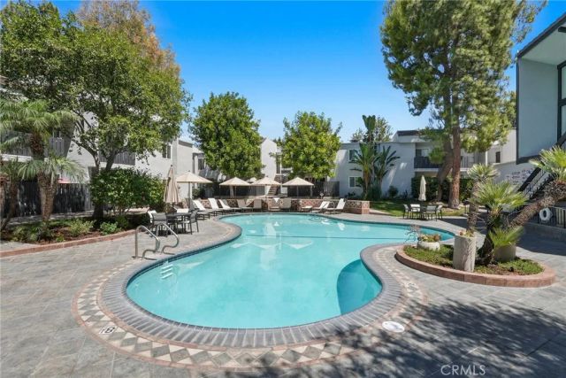 18645 Hatteras St 234, Tarzana, CA 91356