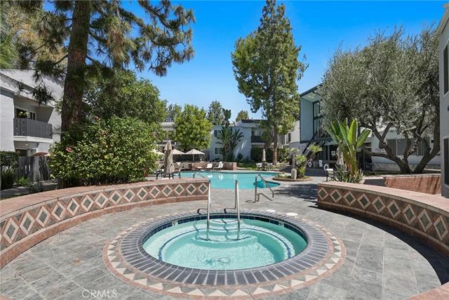 18645 Hatteras St 234, Tarzana, CA 91356