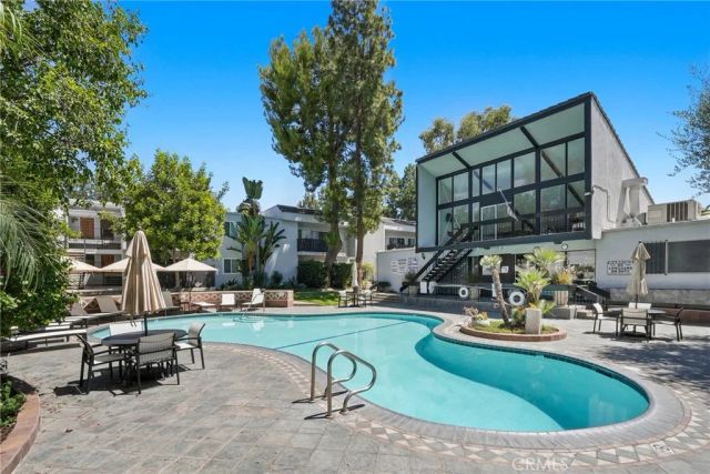 18645 Hatteras St 234, Tarzana, CA 91356