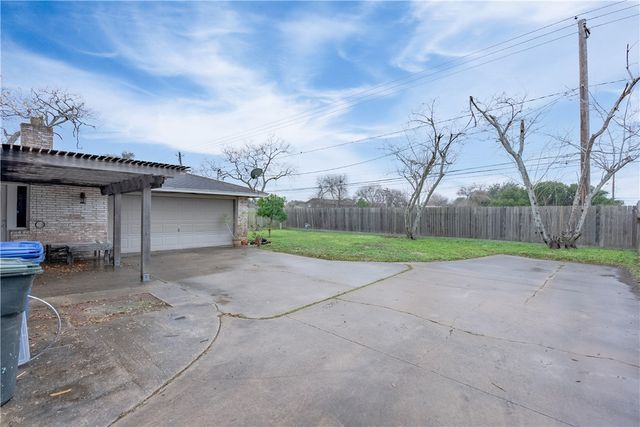 5417 Flynn Pkwy, Corpus Christi, TX 78411