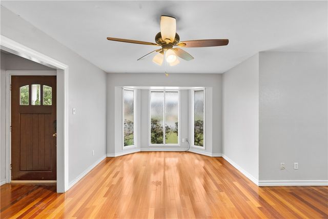 5417 Flynn Pkwy, Corpus Christi, TX 78411