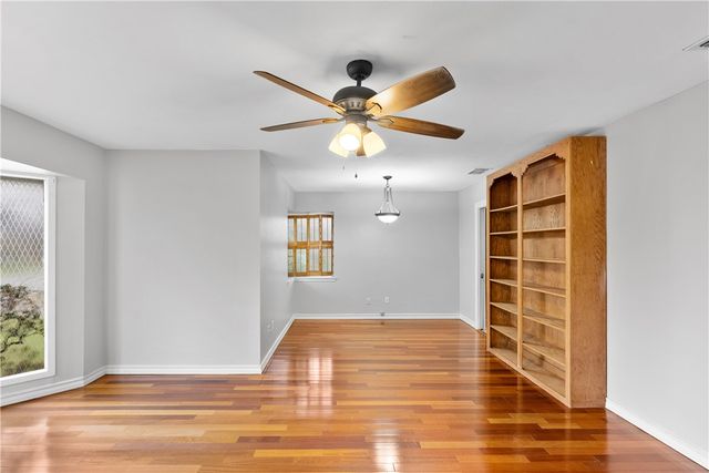 5417 Flynn Pkwy, Corpus Christi, TX 78411