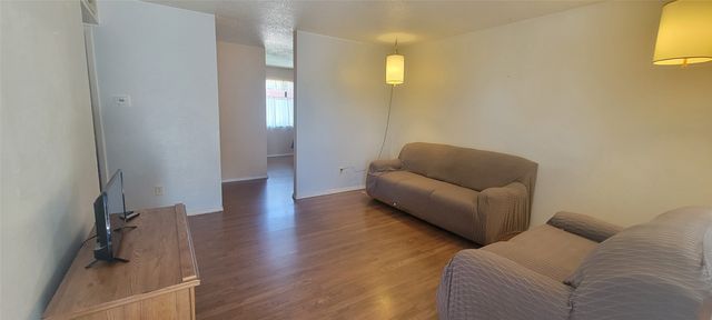 863 Camino Consuelo, Santa Fe, NM 87507