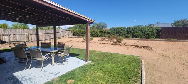 863 Camino Consuelo, Santa Fe, NM 87507