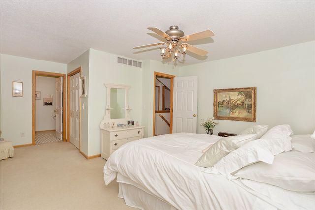 811 Burr Oaks Drive 703, West Des Moines, IA 50266