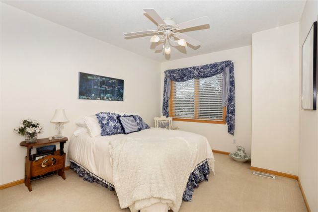 811 Burr Oaks Drive 703, West Des Moines, IA 50266