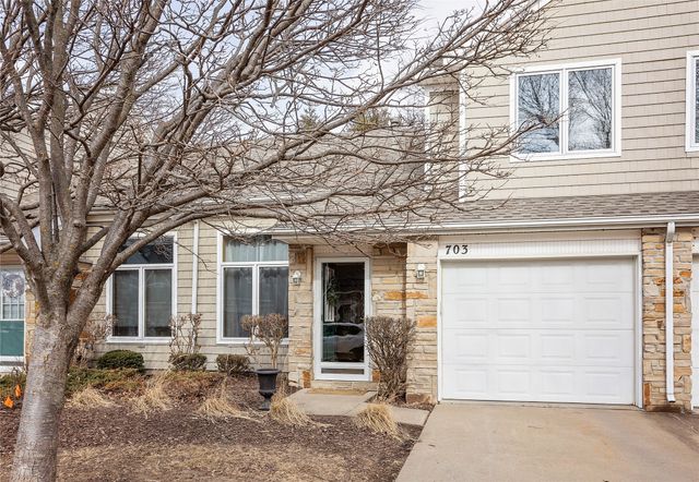811 Burr Oaks Drive 703, West Des Moines, IA 50266