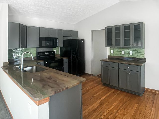 456 Saint Thomas Drive, Westerville, OH 43081