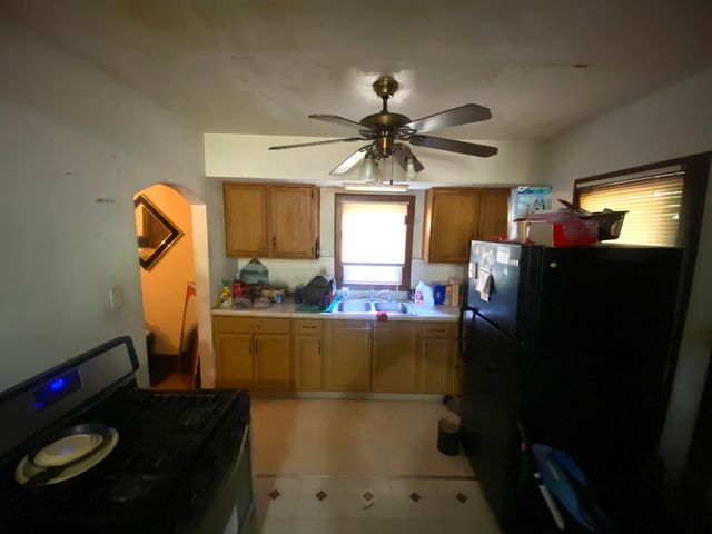 601 S Henrietta Avenue, Rockford, IL 61102