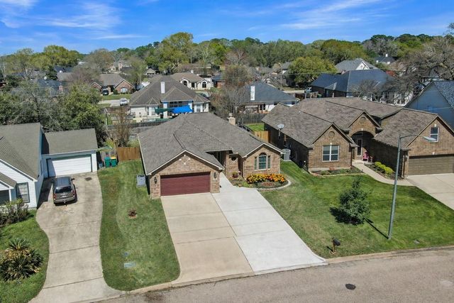 7034 Pleasure Lake Drive, Willis, TX 77318