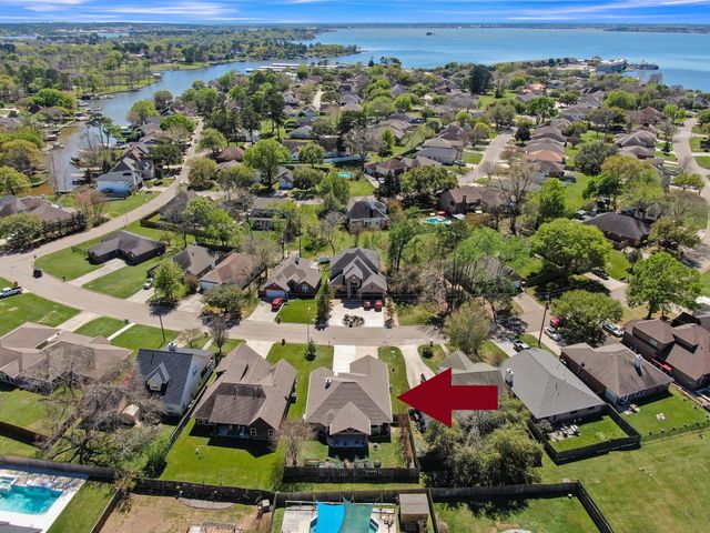 7034 Pleasure Lake Drive, Willis, TX 77318