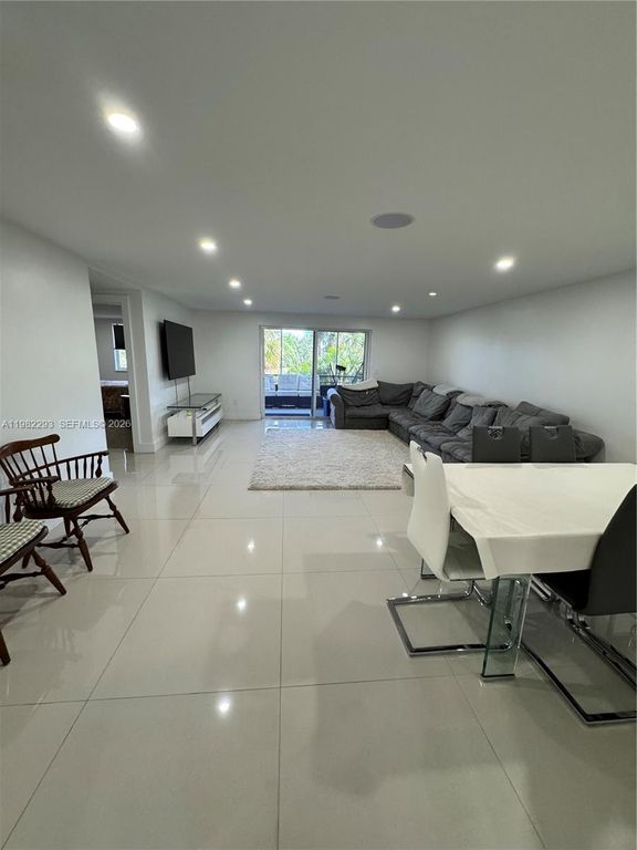 10110 Boca Entrada Blvd 305, Boca Raton, FL 33428