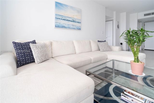 19707 Turnberry Way 18C, Aventura, FL 33180