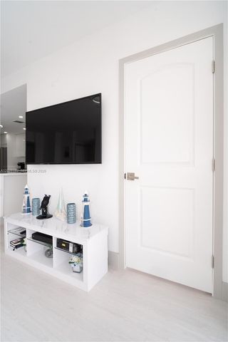 19707 Turnberry Way 18C, Aventura, FL 33180