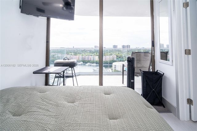 19707 Turnberry Way 18C, Aventura, FL 33180