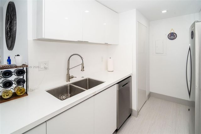 19707 Turnberry Way 18C, Aventura, FL 33180