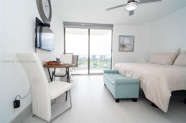 19707 Turnberry Way 18C, Aventura, FL 33180