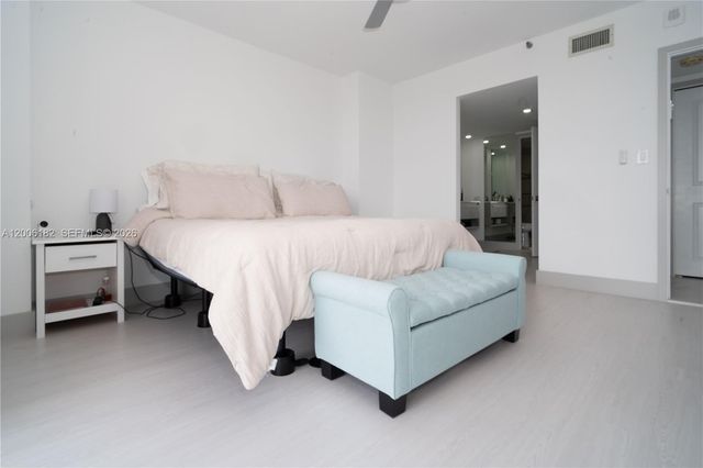 19707 Turnberry Way 18C, Aventura, FL 33180