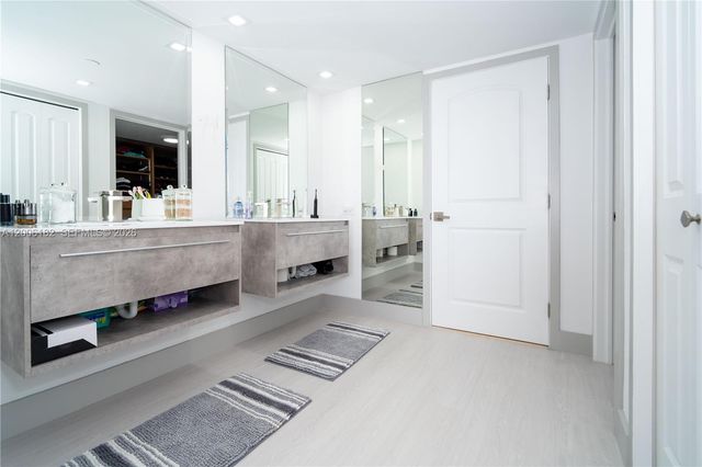 19707 Turnberry Way 18C, Aventura, FL 33180