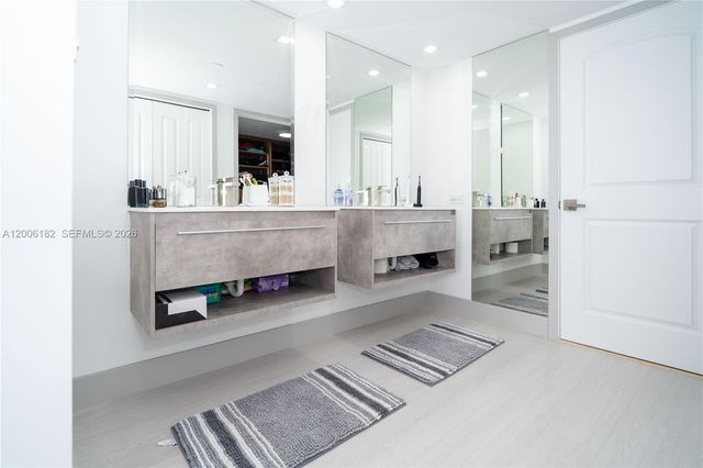 19707 Turnberry Way 18C, Aventura, FL 33180