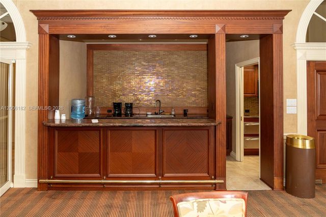 19707 Turnberry Way 18C, Aventura, FL 33180