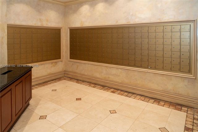 19707 Turnberry Way 18C, Aventura, FL 33180