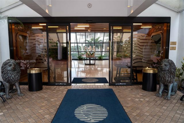 19707 Turnberry Way 18C, Aventura, FL 33180