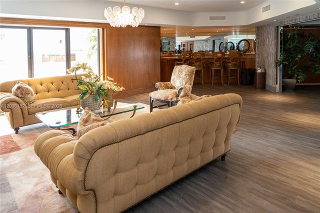 19707 Turnberry Way 18C, Aventura, FL 33180