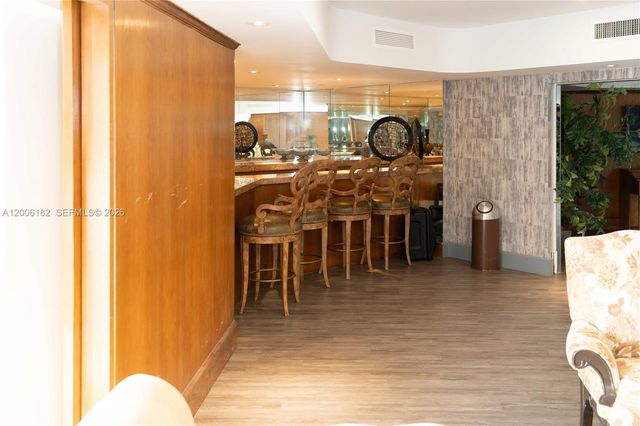 19707 Turnberry Way 18C, Aventura, FL 33180