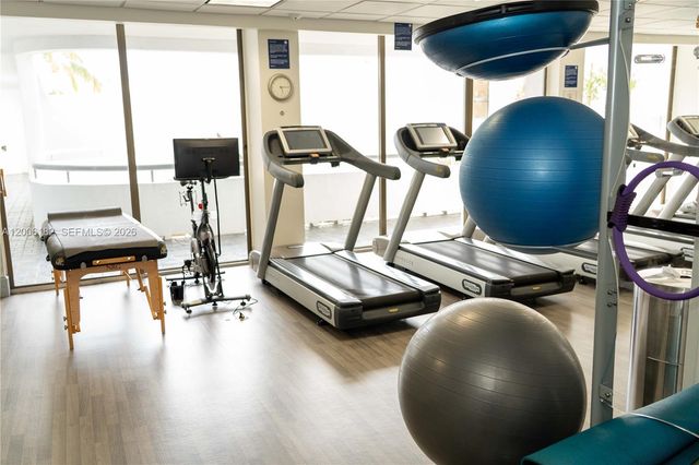 19707 Turnberry Way 18C, Aventura, FL 33180