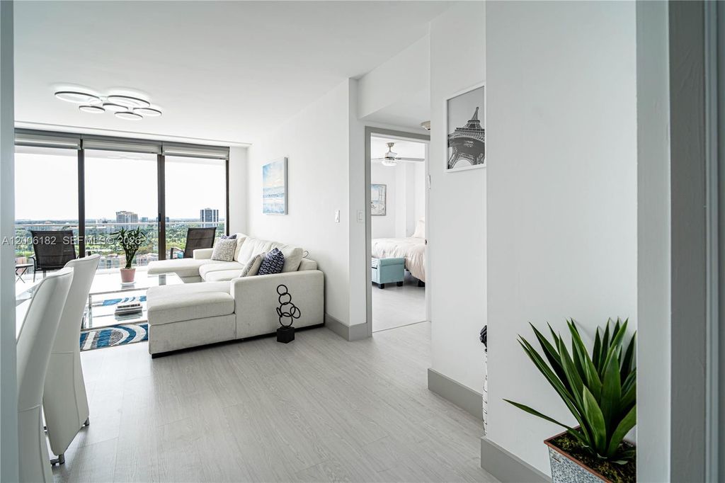 19707 Turnberry Way 18C, Aventura, FL 33180