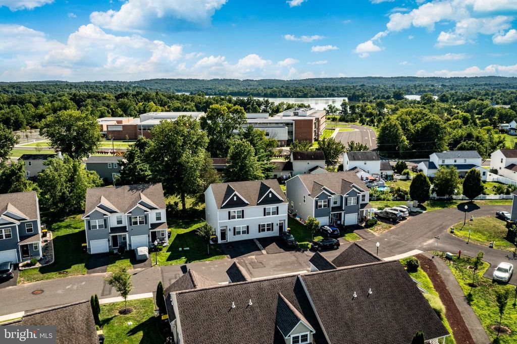 909 STILL WATERS, PENNSBURG, PA 18073 — photo 4