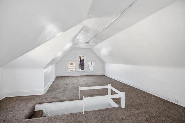 212 Comrie Ave, Braddock, PA 15104