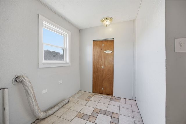 212 Comrie Ave, Braddock, PA 15104