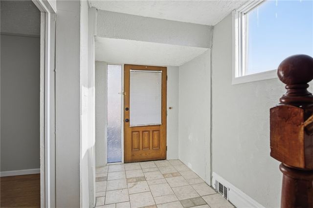 212 Comrie Ave, Braddock, PA 15104