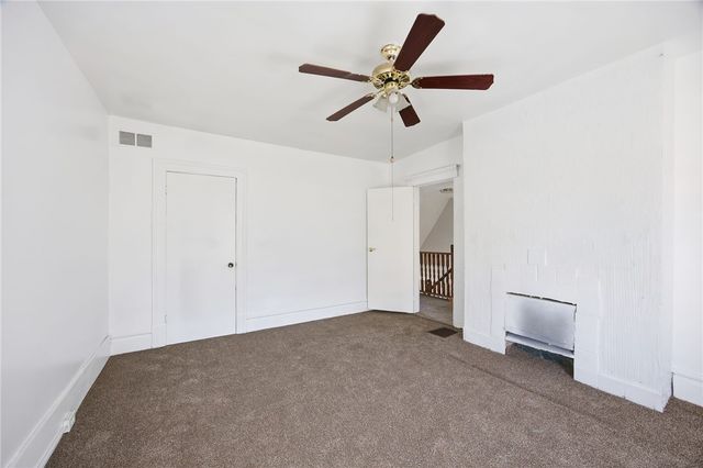 212 Comrie Ave, Braddock, PA 15104