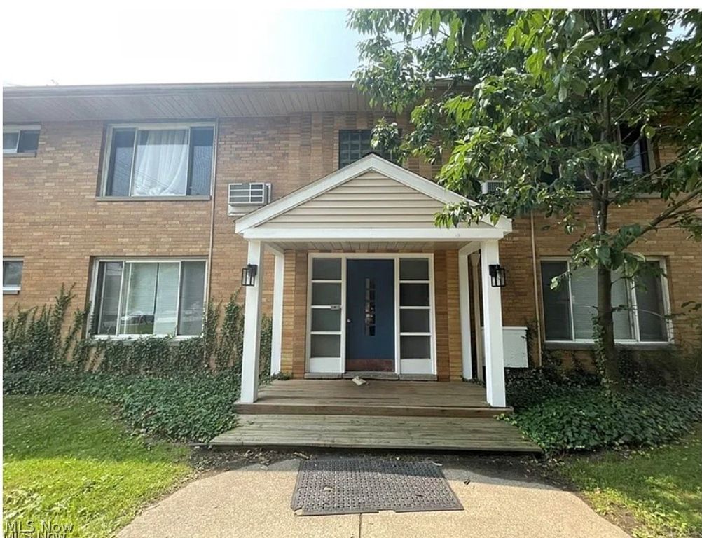 1560 Wagar, Rocky River, OH 44116
