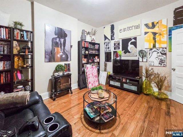14 48th Street, Weehawken, NJ 07086