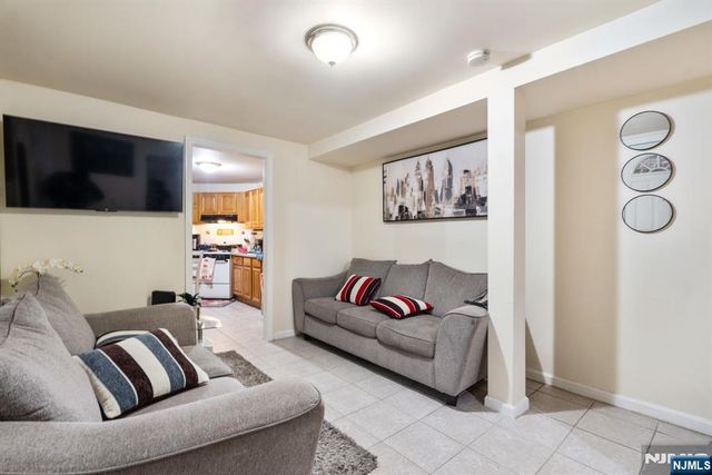 14 48th Street, Weehawken, NJ 07086