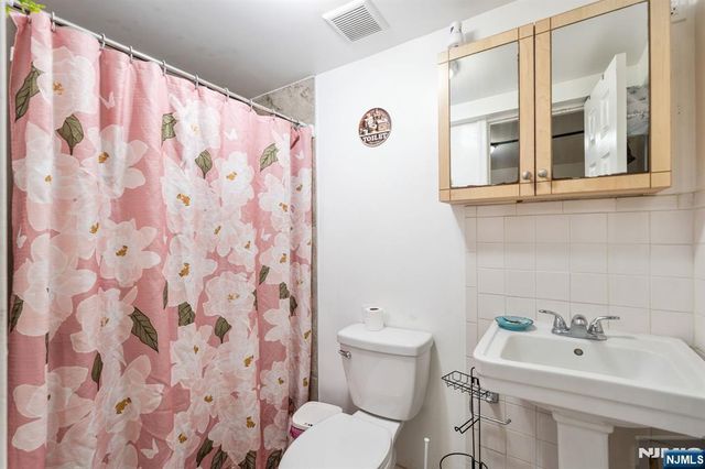 14 48th Street, Weehawken, NJ 07086