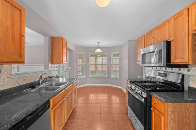 1568 Queen Elizabeth Drive, Locust Grove, GA 30248