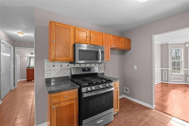 1568 Queen Elizabeth Drive, Locust Grove, GA 30248