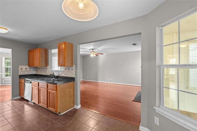 1568 Queen Elizabeth Drive, Locust Grove, GA 30248