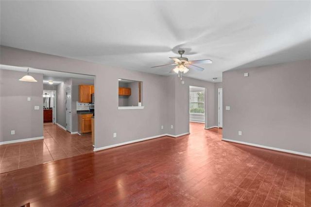 1568 Queen Elizabeth Drive, Locust Grove, GA 30248