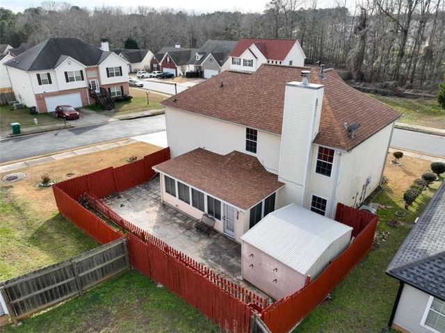 1568 Queen Elizabeth Drive, Locust Grove, GA 30248