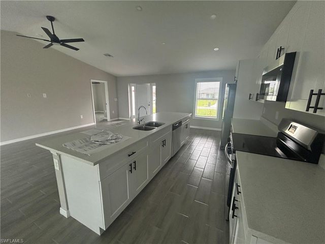 3804 NE 9th PL, Cape Coral, FL 33909