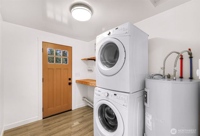 4204 Squalicum Lake Road, Bellingham, WA 98226