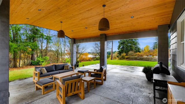 4204 Squalicum Lake Road, Bellingham, WA 98226