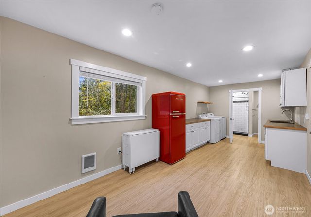 4204 Squalicum Lake Road, Bellingham, WA 98226