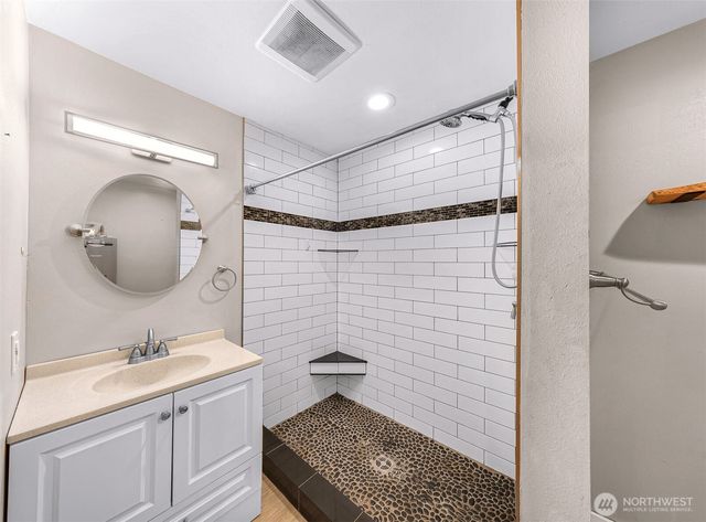 4204 Squalicum Lake Road, Bellingham, WA 98226